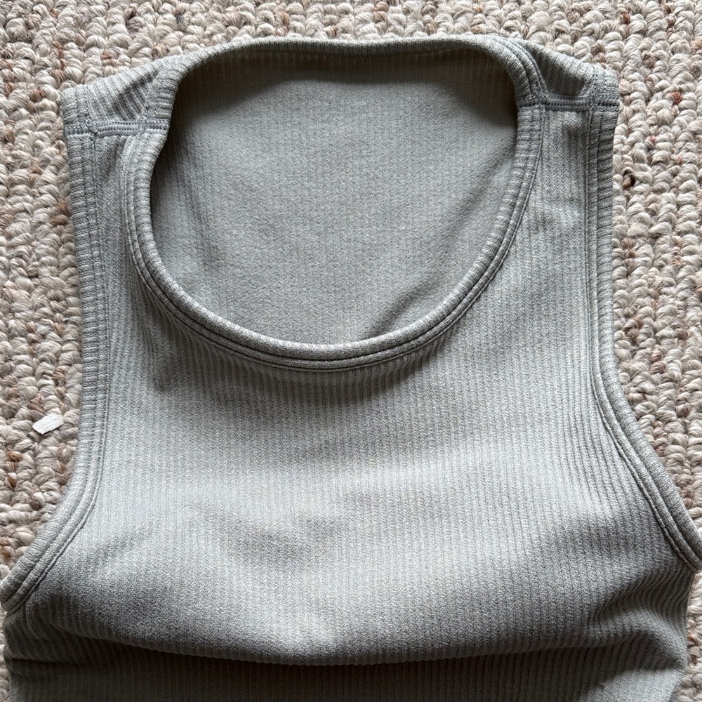 Gray Ribbed Crop Top - Picture 4 of 4